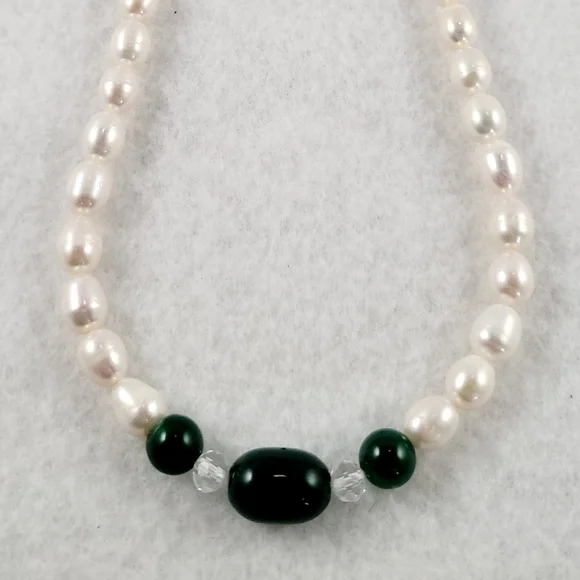 REAL Pearl and Green Agate Necklace - Picture 15 of 15